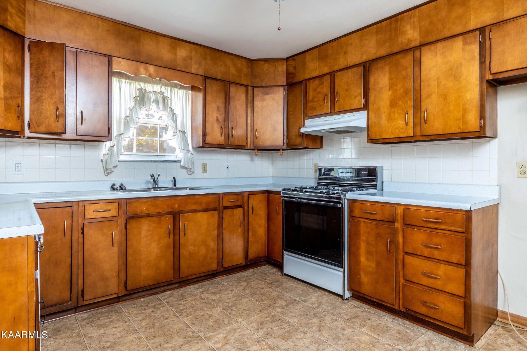 577 Clarke Road Lenoir City, TN 37771 - Photo 11 of 47 Gallery Image 11