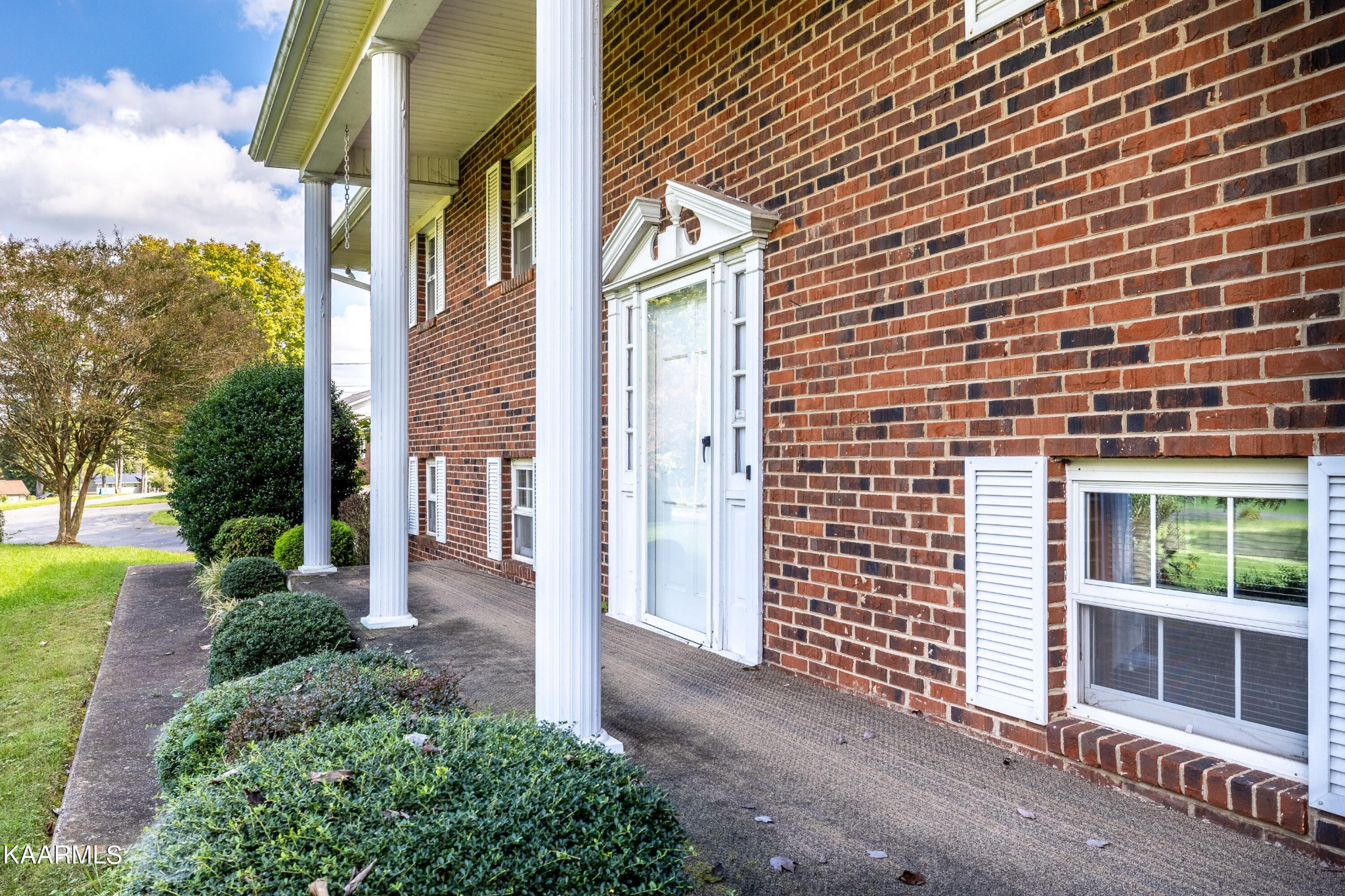 577 Clarke Road Lenoir City, TN 37771 - Photo 4 of 47 Gallery Image 4