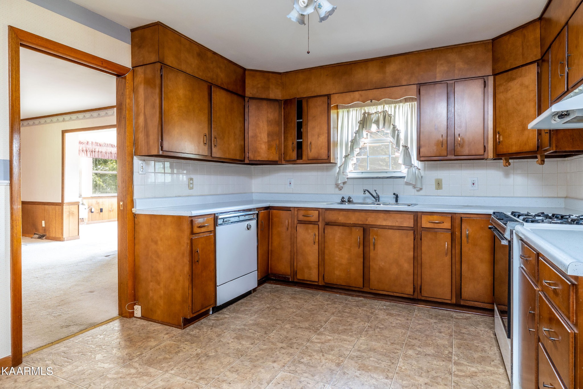 577 Clarke Road Lenoir City, TN 37771 - Photo 10 of 47 Gallery Image 10