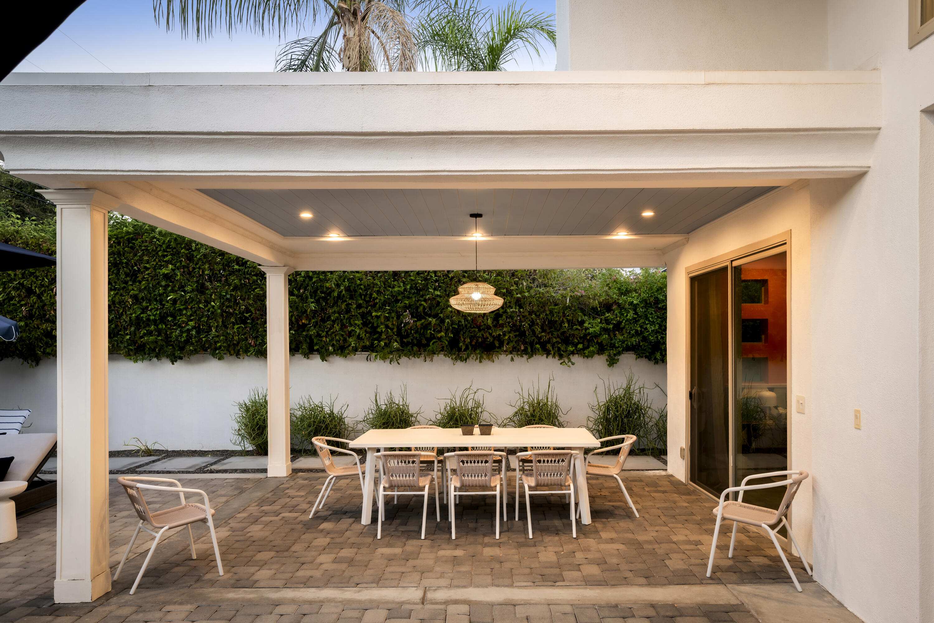 154 Ocotillo Avenue Palm Springs, CA 92264 - Photo 21 of 25 a view of a dining room with furniture