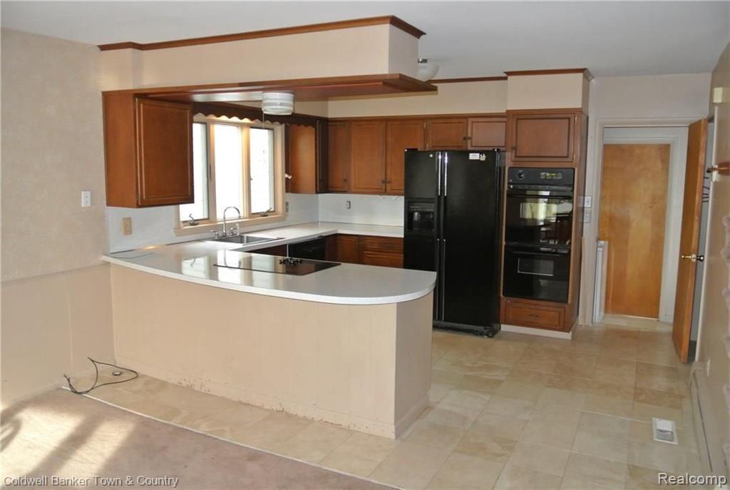 10252 Carmer Road Fenton, MI 48430 - Photo 2 of 30