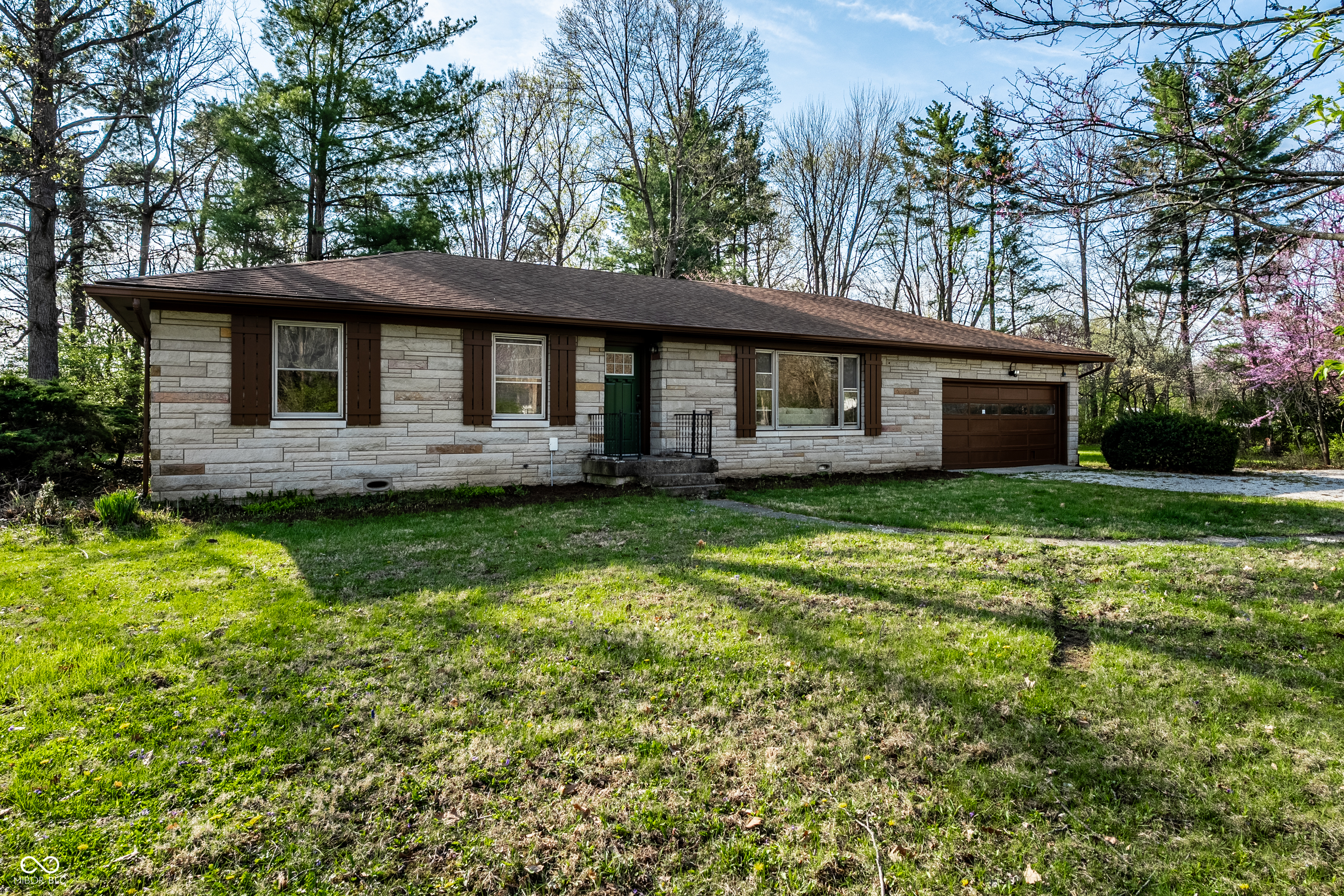 7315 Indian Lake Road Indianapolis, IN 46236 - Photo 3 of 38