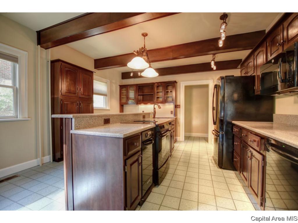 1925 South Bates Avenue Springfield, IL 62704 - Photo 17 of 36