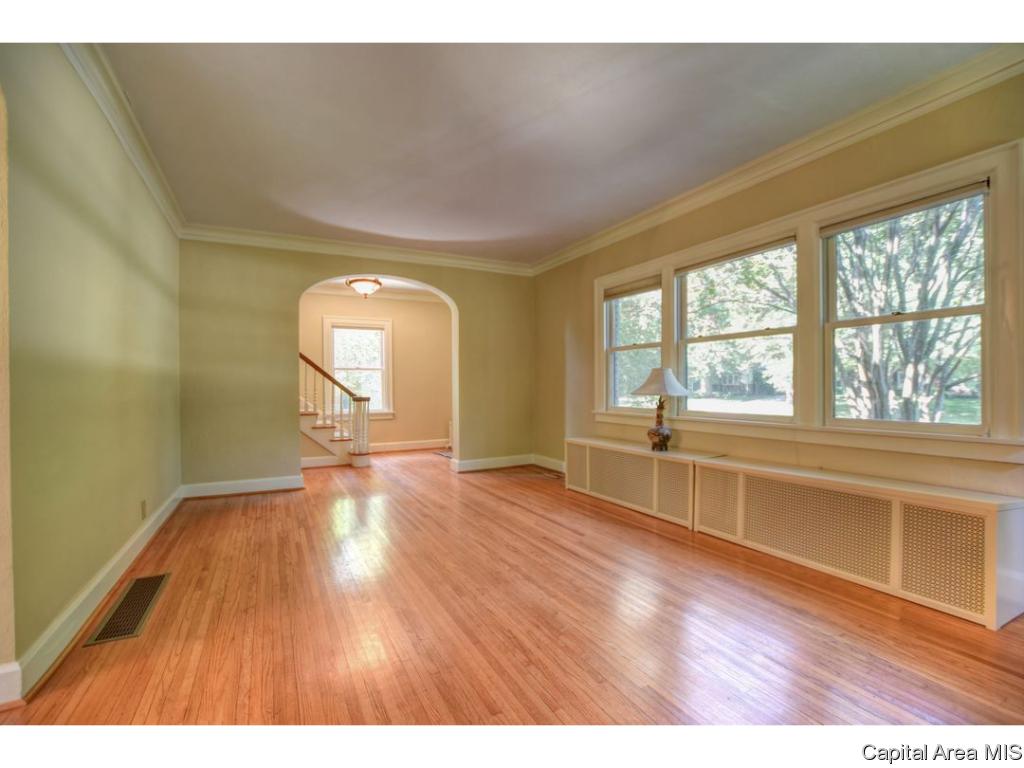1925 South Bates Avenue Springfield, IL 62704 - Photo 4 of 36