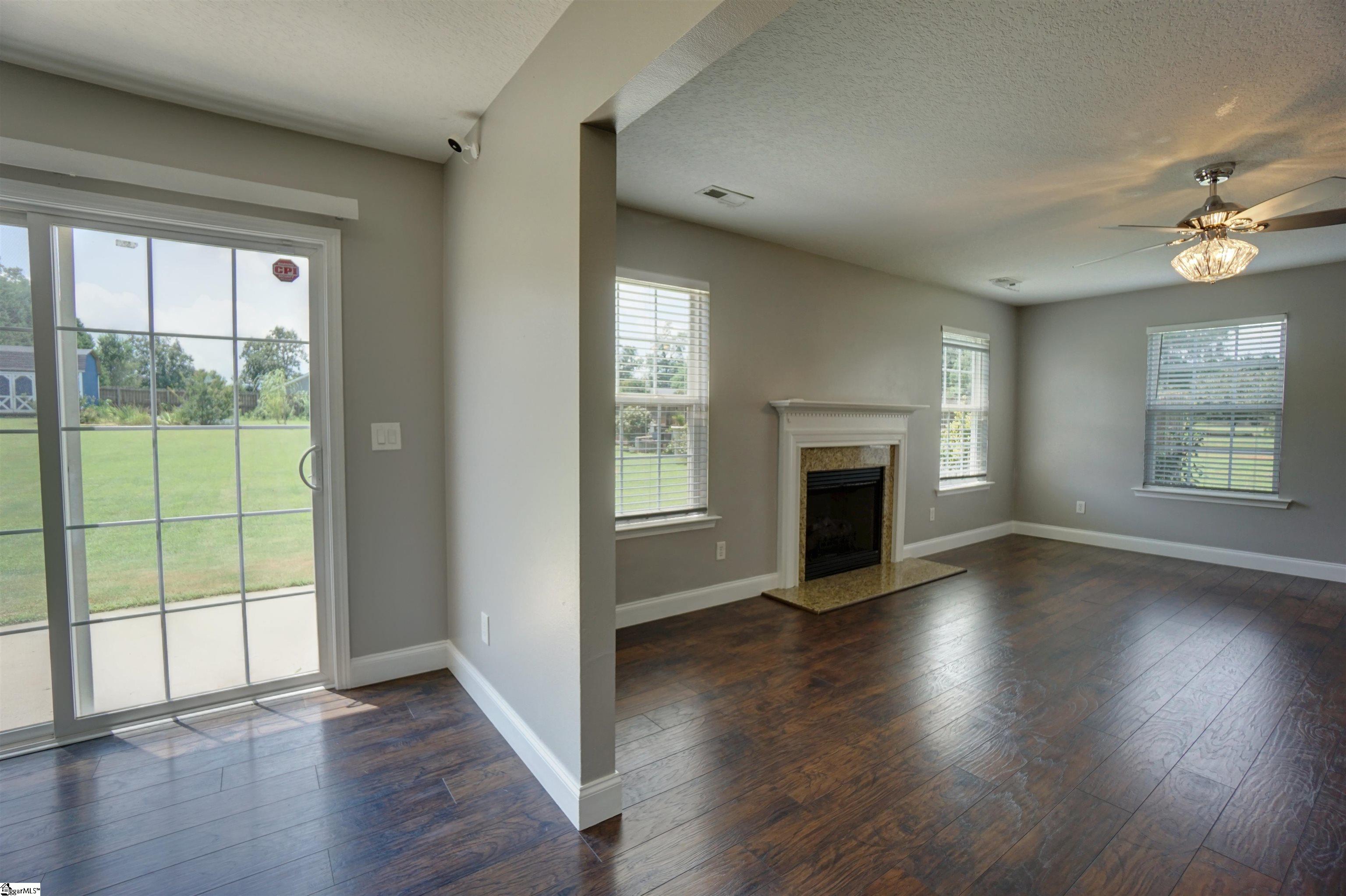 366 Bright Farm Road Duncan, SC 29334 - Photo 4 of 26