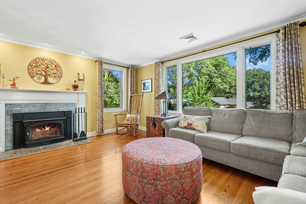 71 Brookside Road Needham, MA 02492 - Photo 3 of 34