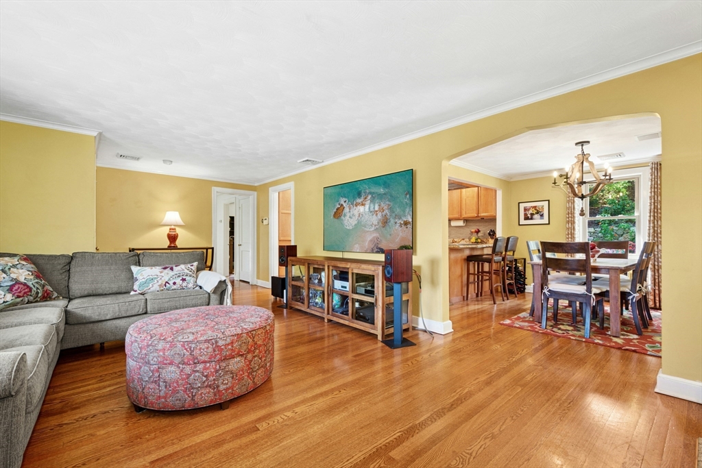 71 Brookside Road Needham, MA 02492 - Photo 5 of 34