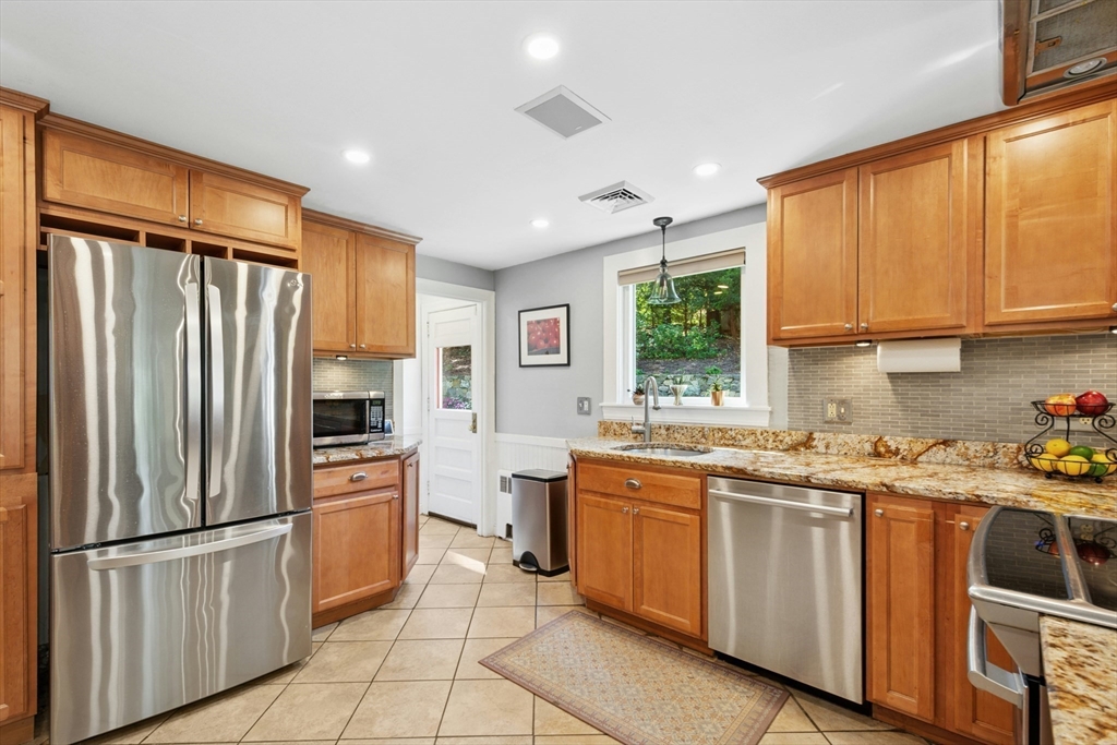 71 Brookside Road Needham, MA 02492 - Photo 6 of 34