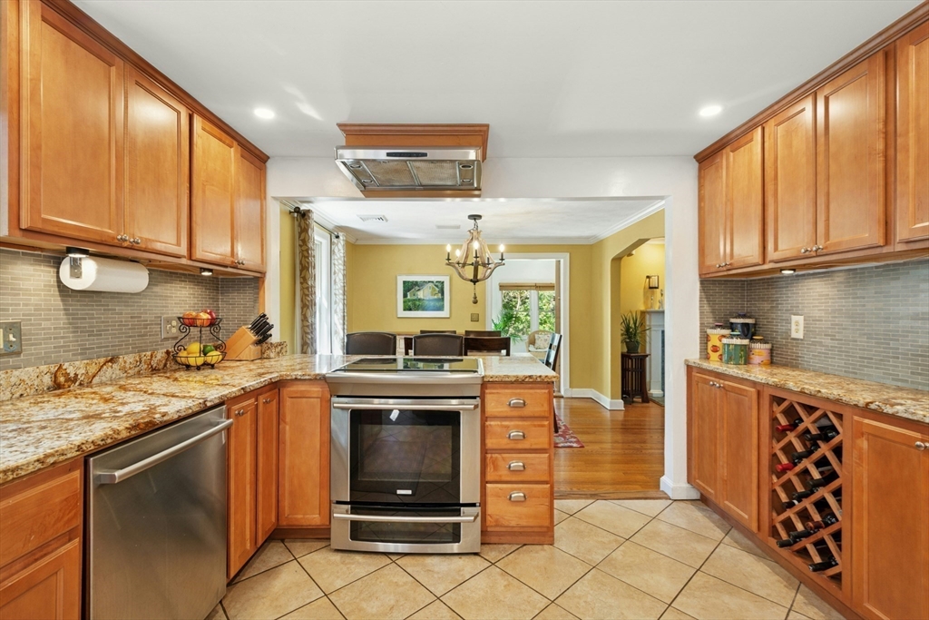 71 Brookside Road Needham, MA 02492 - Photo 7 of 34