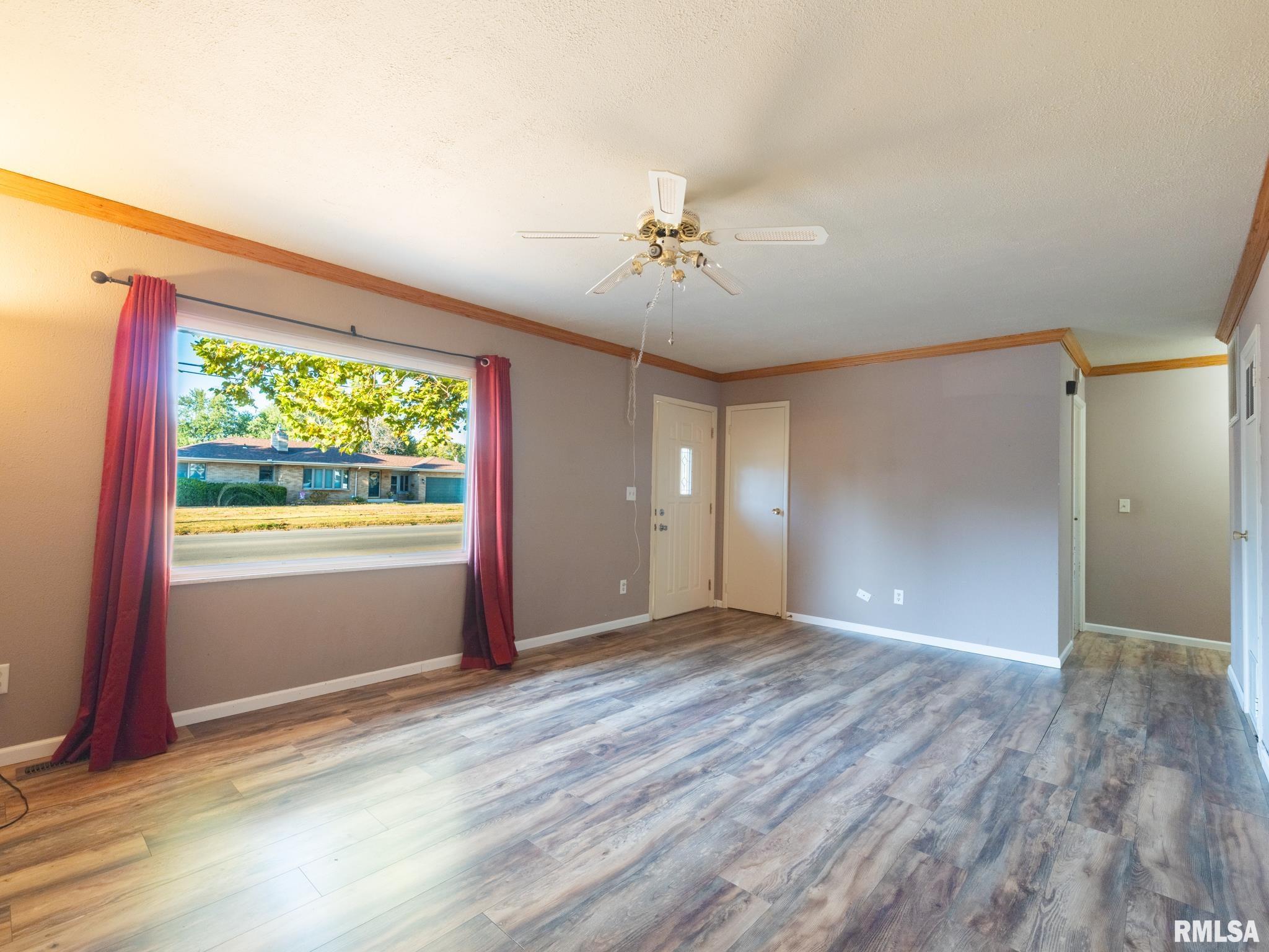 2004 Sheridan Road Pekin, IL 61554 - Photo 3 of 45 Gallery Image 3