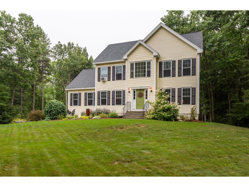 3 Shellie Lane Berwick, ME 03901 - Photo 2 of 35 Gallery Image 2