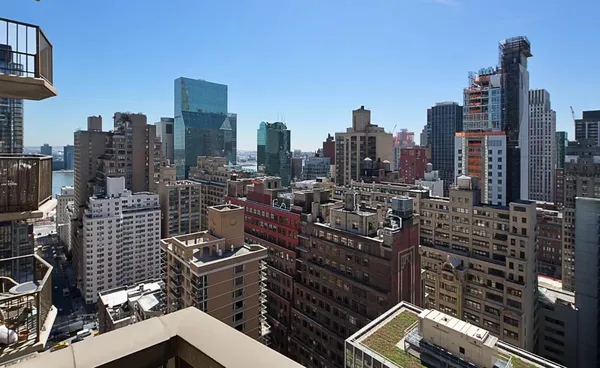 $5,000 | 212 East 47th Street, Unit 31H | Midtown East