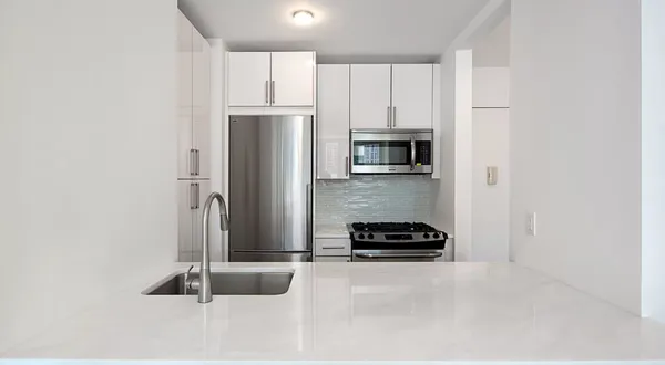 $5,000 | 212 East 47th Street, Unit 31H | Midtown East