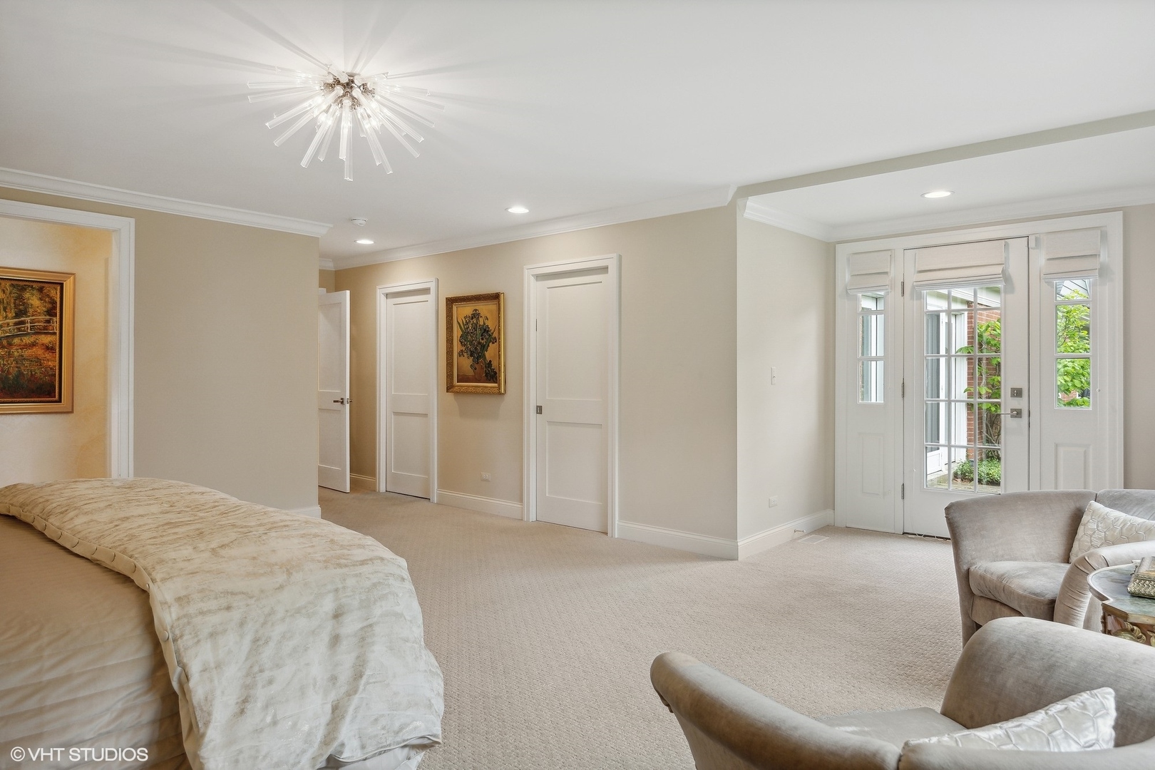 17 Meadowview Road Northfield, IL 60093 - Photo 27 of 50 a spacious bedroom with a bed and furniture