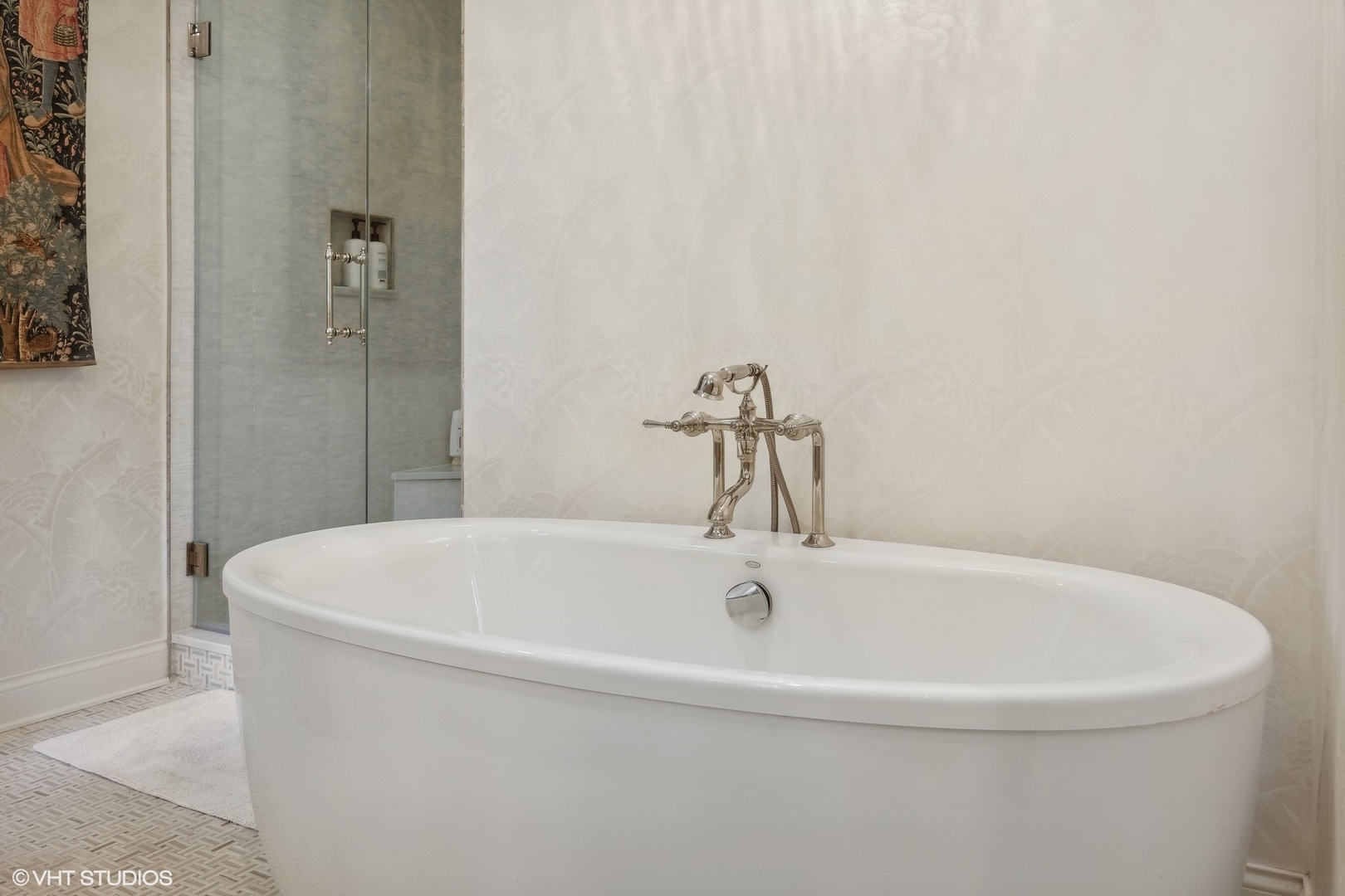 17 Meadowview Road Northfield, IL 60093 - Photo 31 of 50 a white bath tub sitting in a bathroom