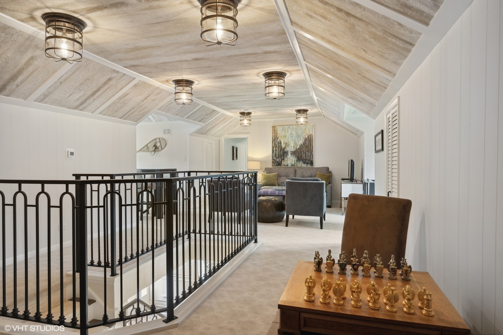 17 Meadowview Road Northfield, IL 60093 - Photo 38 of 50 a view of a hallway with seating area
