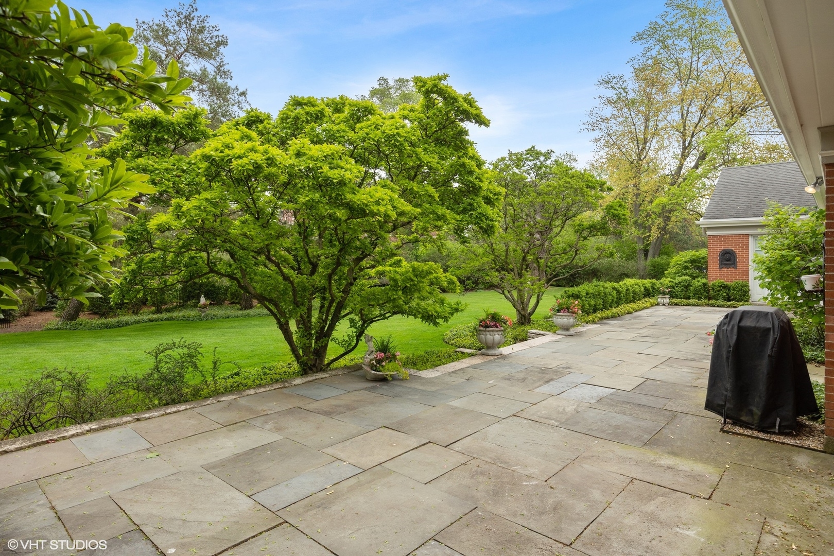17 Meadowview Road Northfield, IL 60093 - Photo 48 of 50 a view of backyard with garden and entertaining space