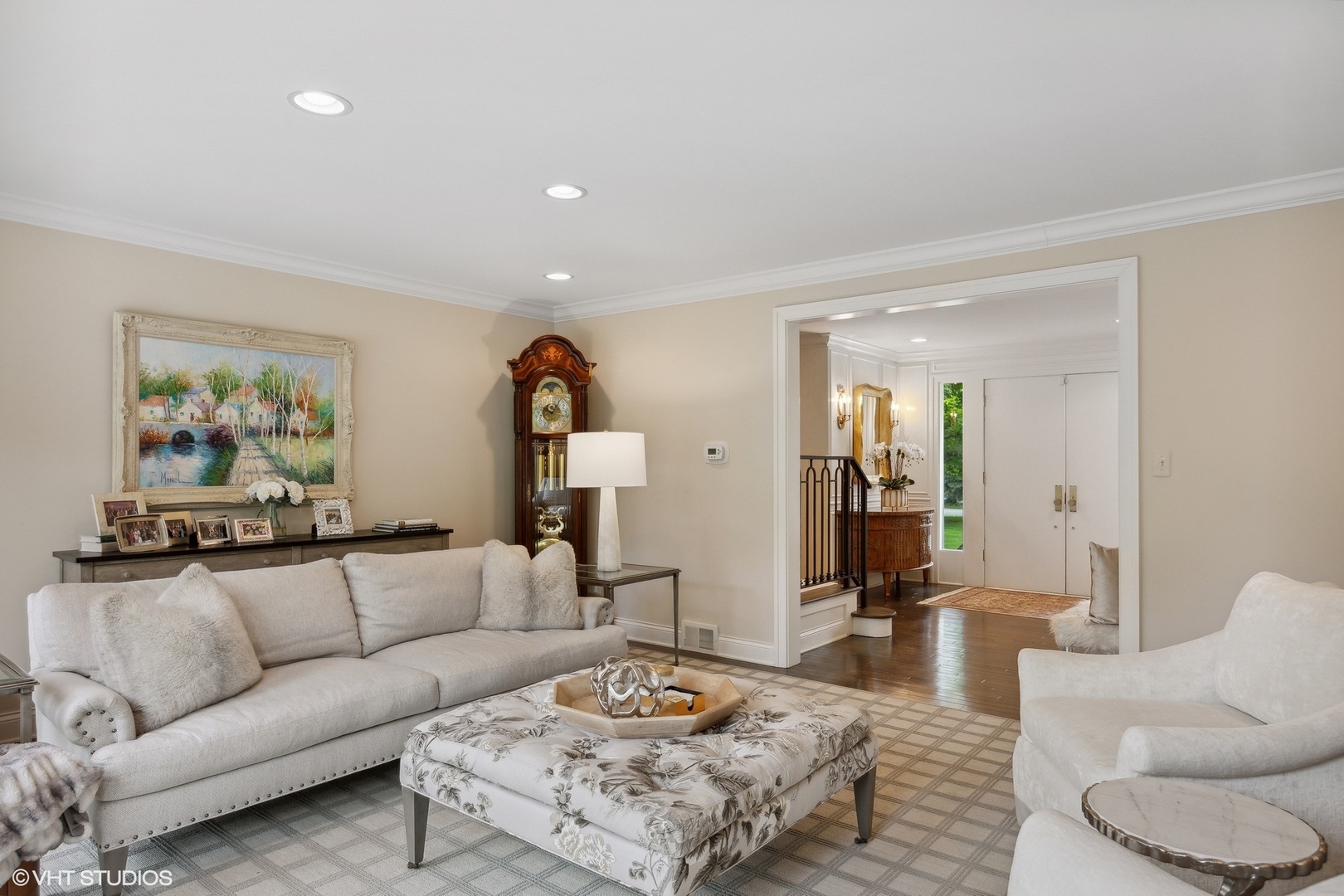 17 Meadowview Road Northfield, IL 60093 - Photo 10 of 50 a living room with furniture and a table