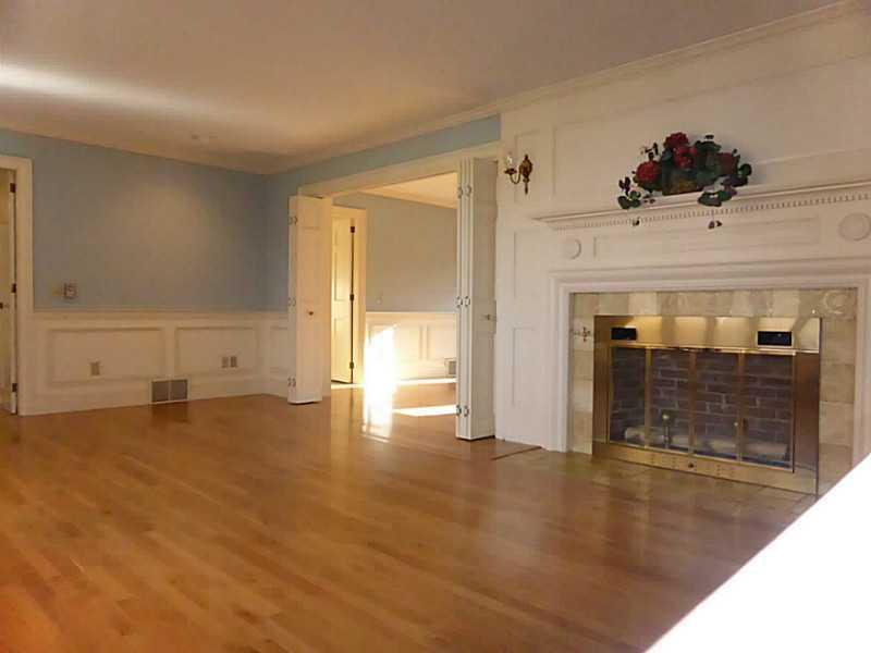 75 Tudor Road Bristol, ME 04539 - Photo 22 of 35 Living Room.