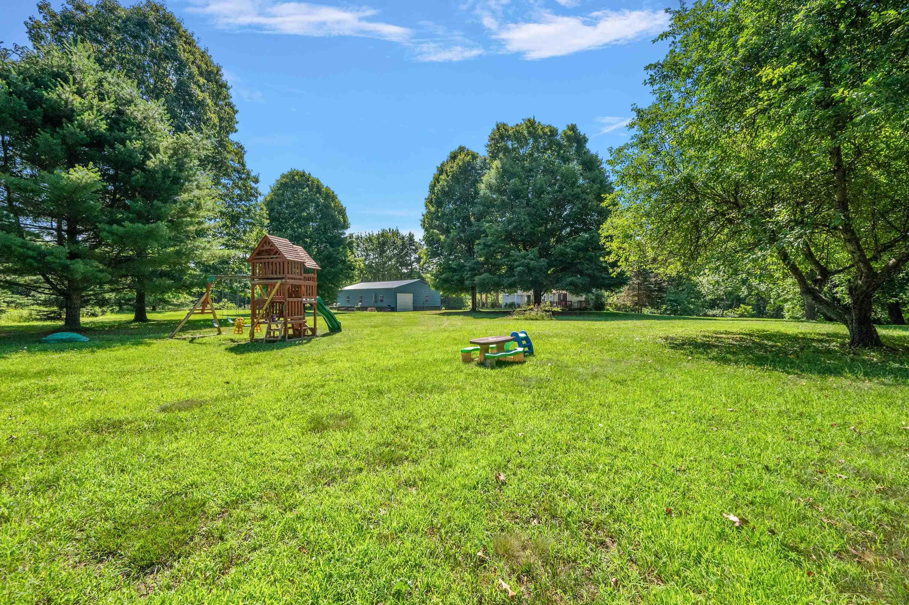 149 East Hunters Creek Road Lapeer, MI 48446 - Photo 59 of 71 50215016-4e519f77-6f73-4ce3-bdaf-ce13ee2814e0.JPG