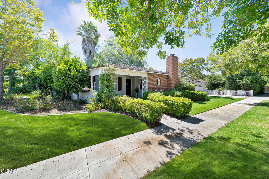 2335 Lorain Road San Marino, CA 91108 - Photo 3 of 44 DSC01426 copy