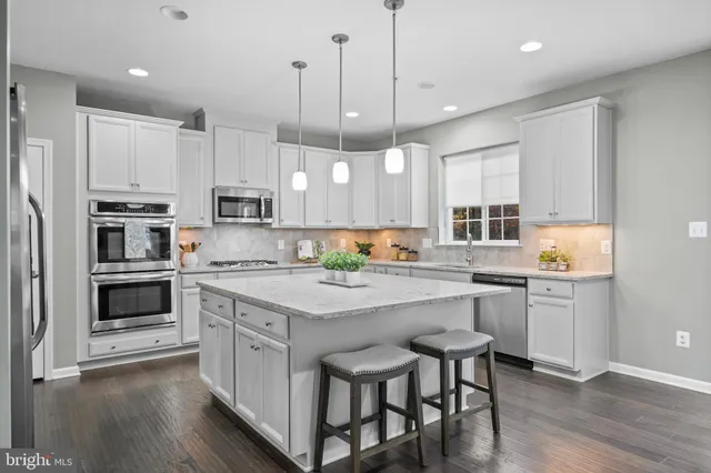 $624,900 | 23525 Lilliflora Drive, California, MD 20619