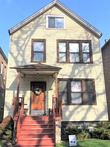 a view of an entryway of the house
