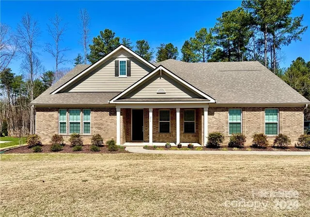 $3,200 | 256 South San Agustin Drive, Mooresville, NC 28117