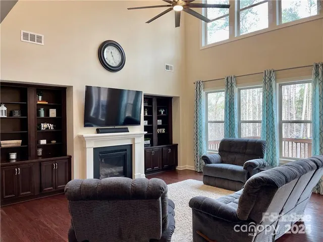 $3,200 | 256 South San Agustin Drive, Mooresville, NC 28117