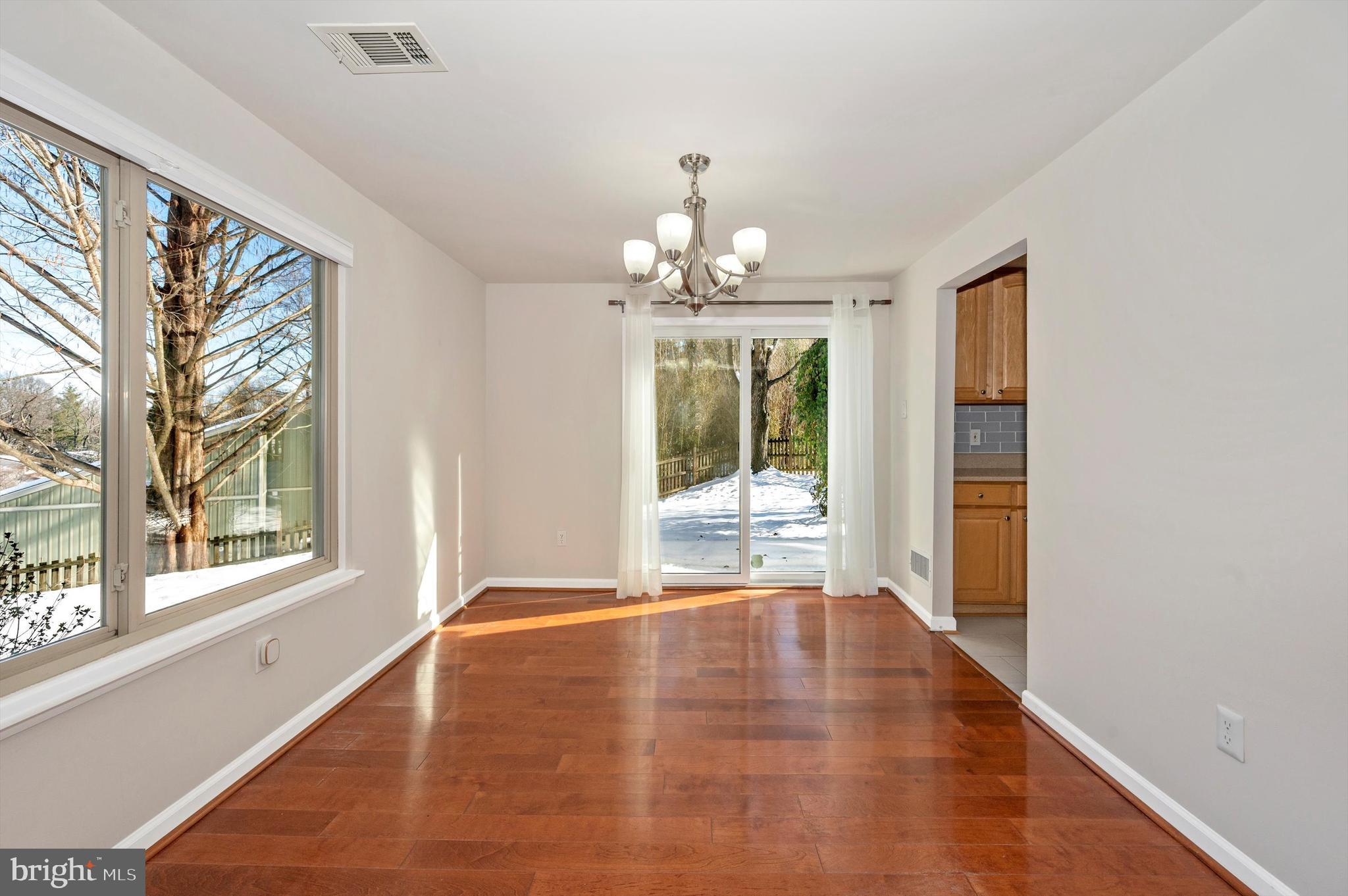 11617 Piney Lodge Road North Potomac, MD 20878 - Photo 11 of 39
