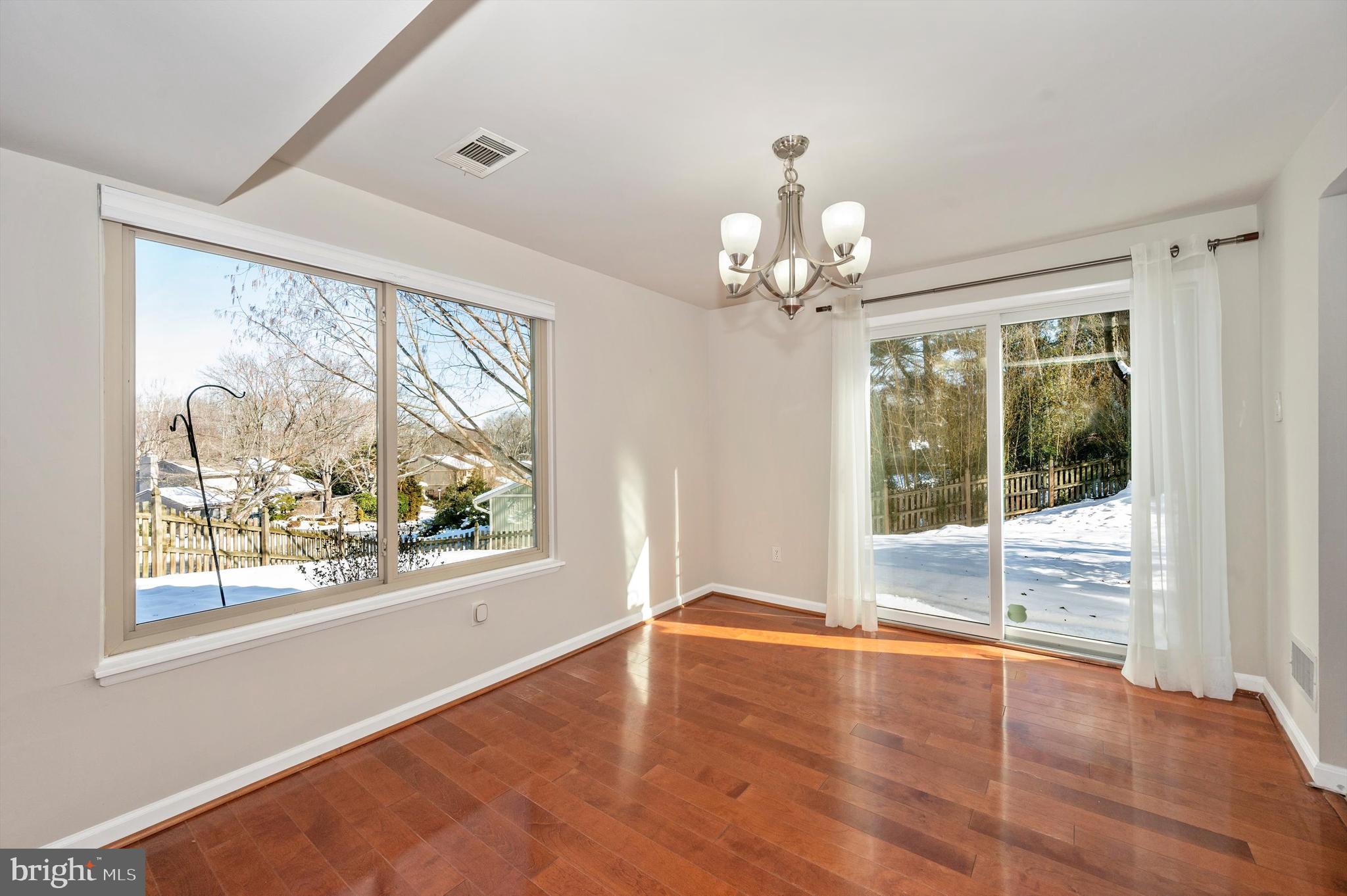 11617 Piney Lodge Road North Potomac, MD 20878 - Photo 12 of 39