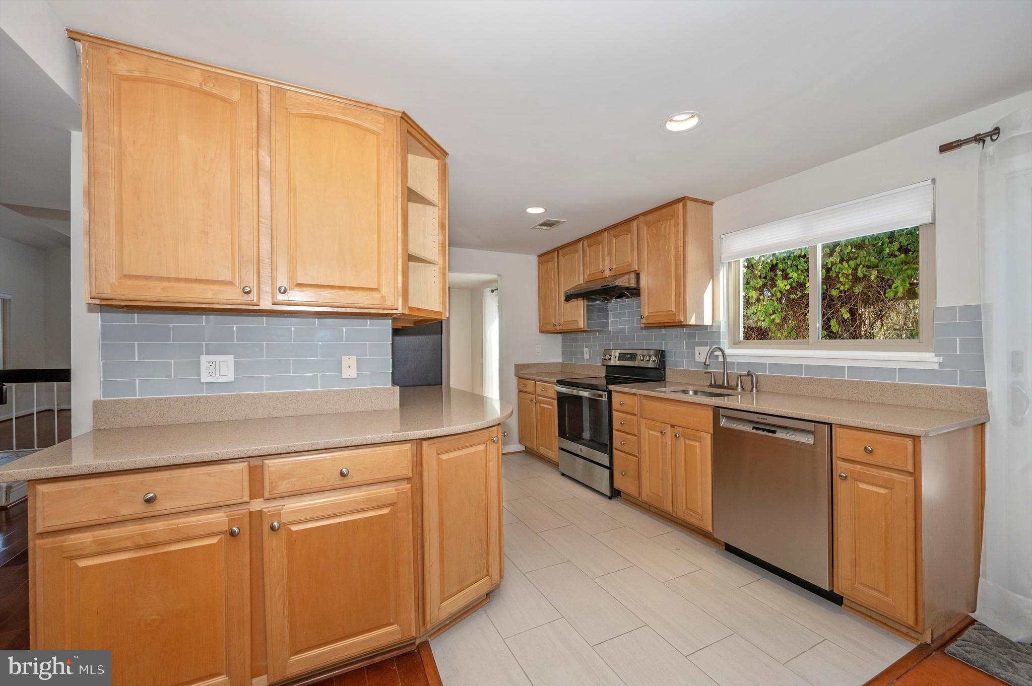 11617 Piney Lodge Road North Potomac, MD 20878 - Photo 14 of 39