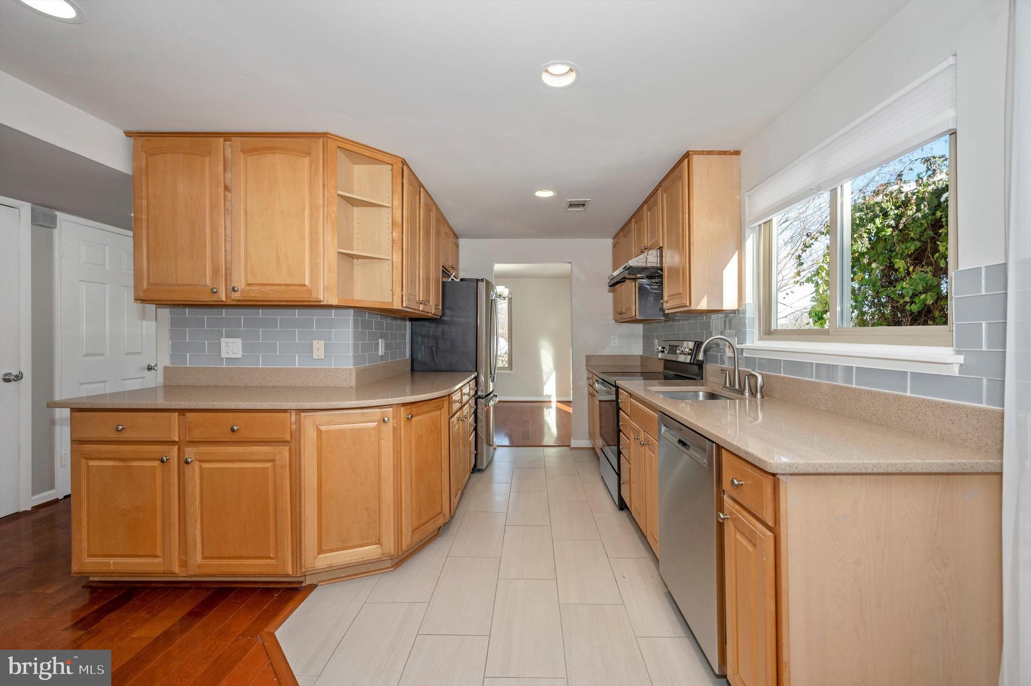 11617 Piney Lodge Road North Potomac, MD 20878 - Photo 15 of 39