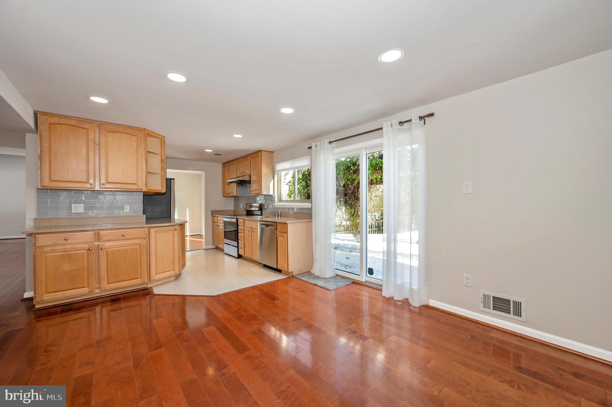 11617 Piney Lodge Road North Potomac, MD 20878 - Photo 23 of 39
