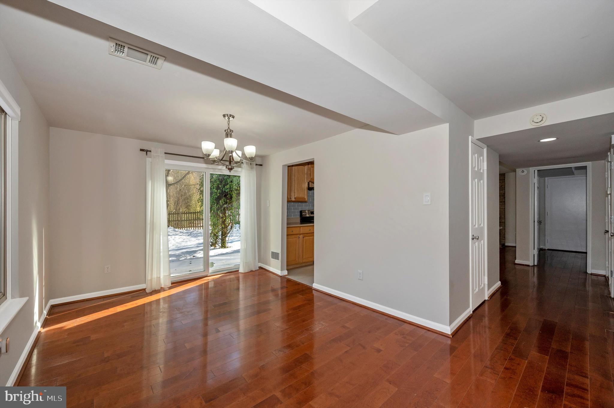 11617 Piney Lodge Road North Potomac, MD 20878 - Photo 10 of 39