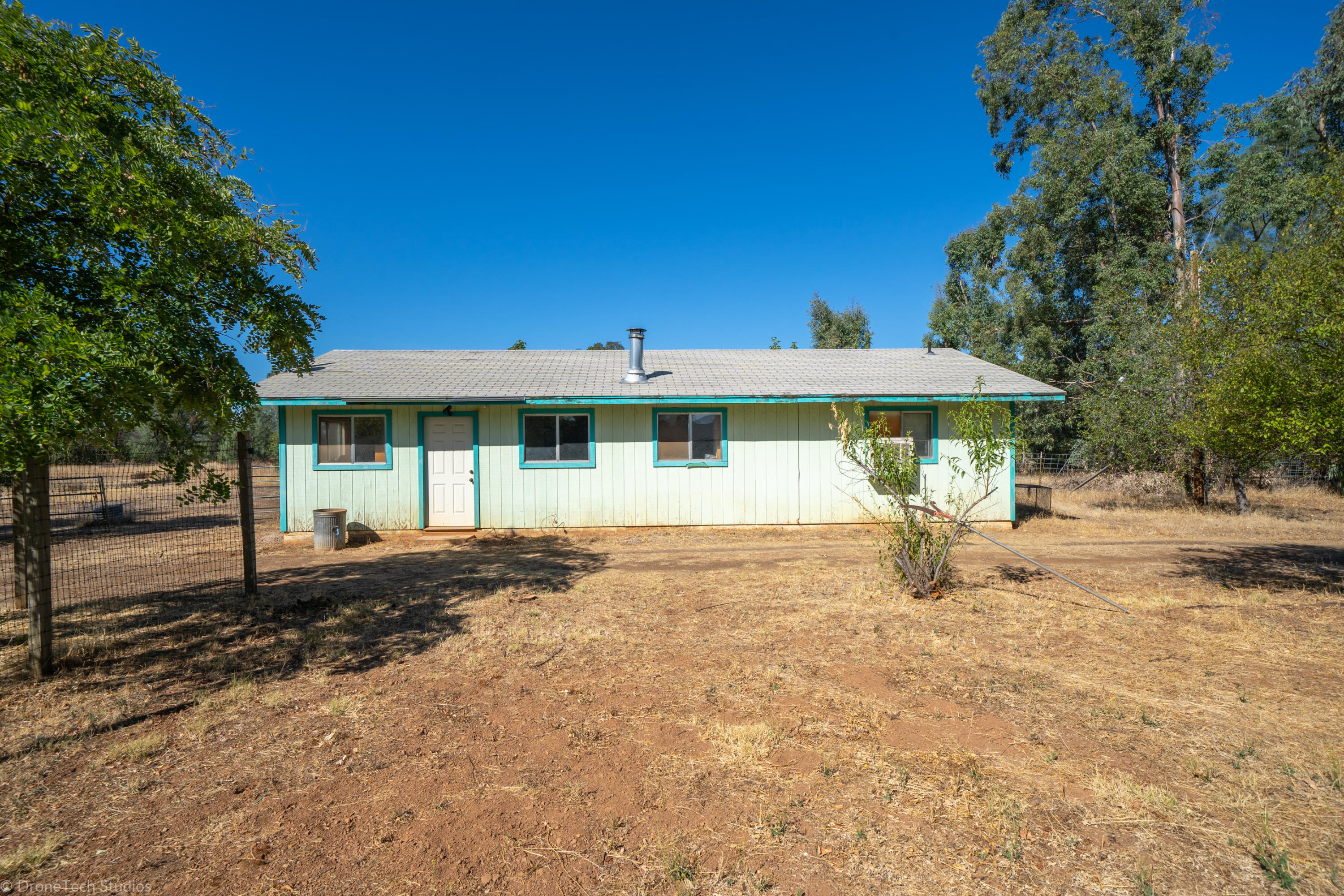 9962 Winegar Road Redding, CA 96003 - Photo 19 of 74 9962 Winegar Rd-37