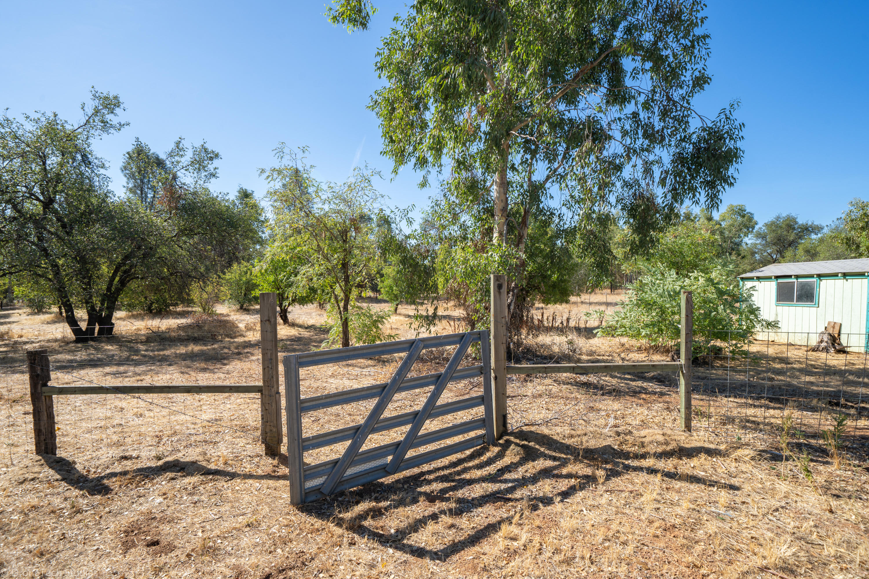 9962 Winegar Road Redding, CA 96003 - Photo 29 of 74 9962 Winegar Rd-52