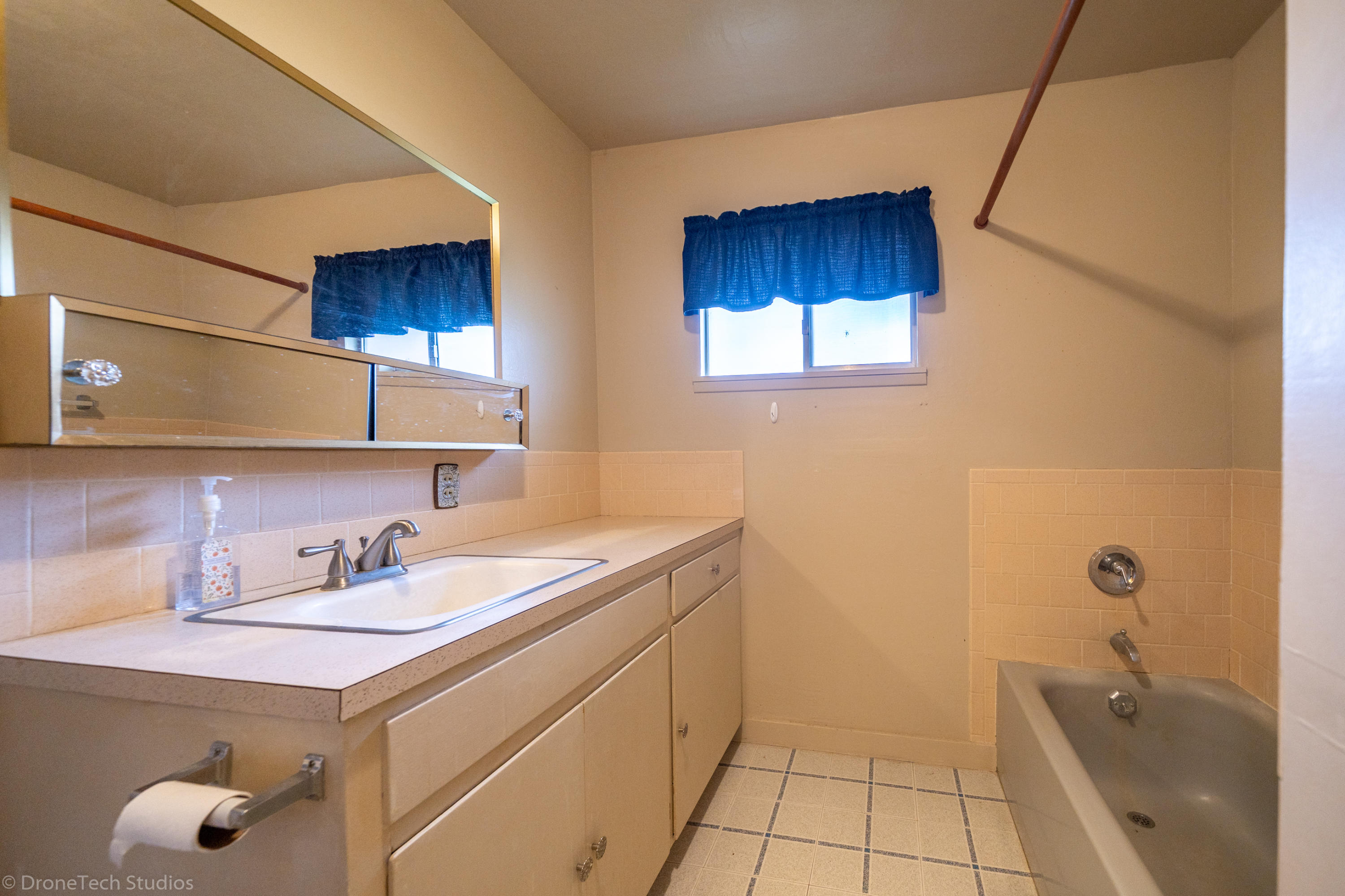 9962 Winegar Road Redding, CA 96003 - Photo 64 of 74 9962 Winegar Rd Reshoot-14