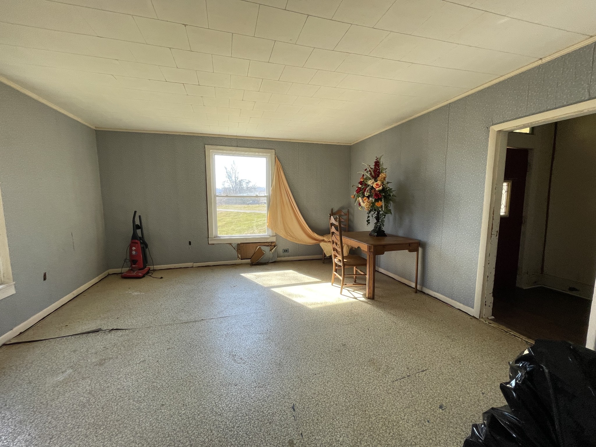 313 Smith Road Cornersville, TN 37047 - Photo 14 of 27 a view of a room with gym equipment
