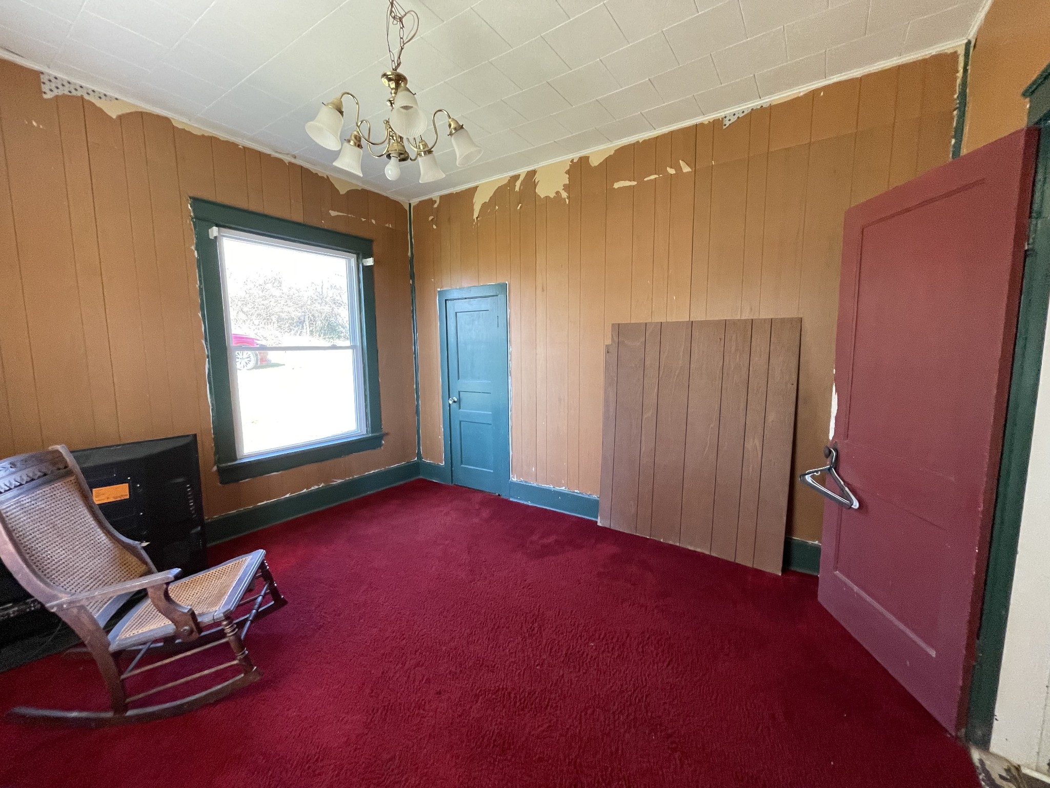 313 Smith Road Cornersville, TN 37047 - Photo 20 of 27 a view of a livingroom with natural light