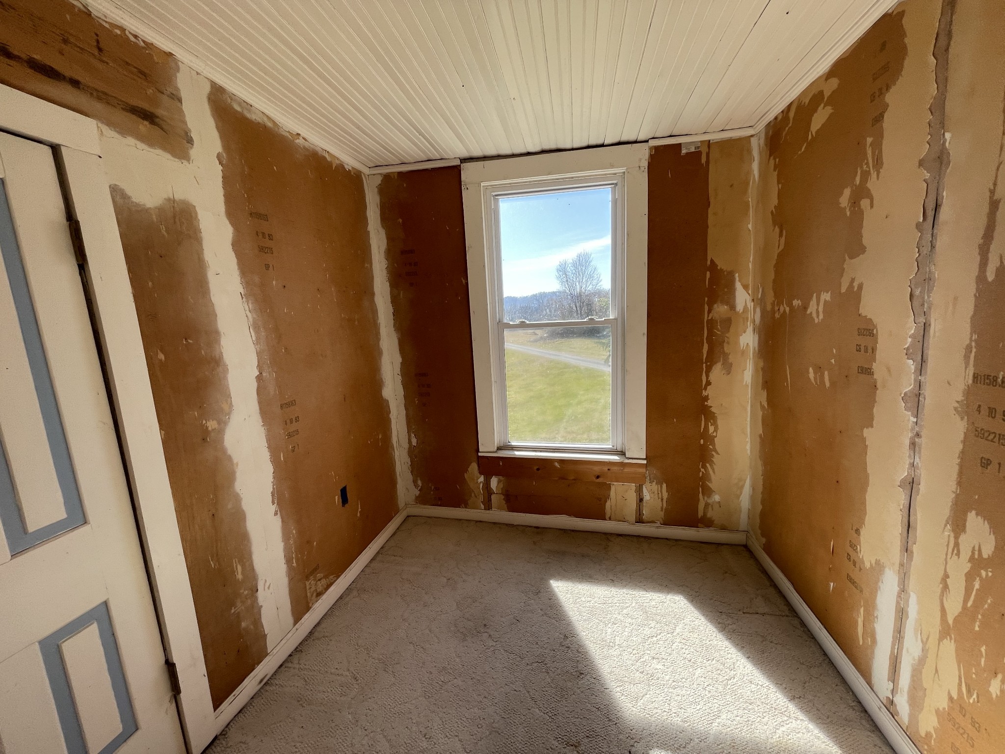 313 Smith Road Cornersville, TN 37047 - Photo 24 of 27 a view of walk in closet with window
