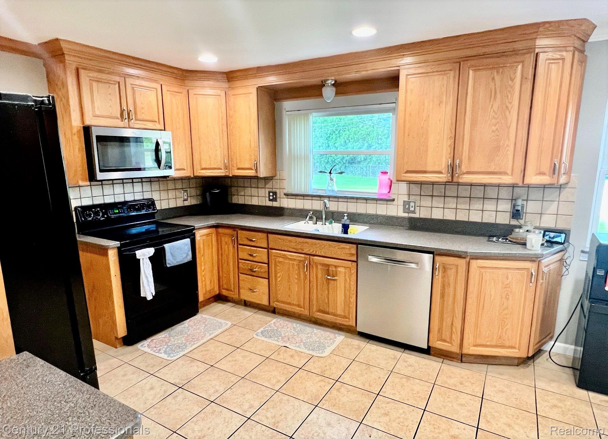 35212 Bobcean Road Clinton Township, MI 48035 - Photo 23 of 39 Gallery Image 23