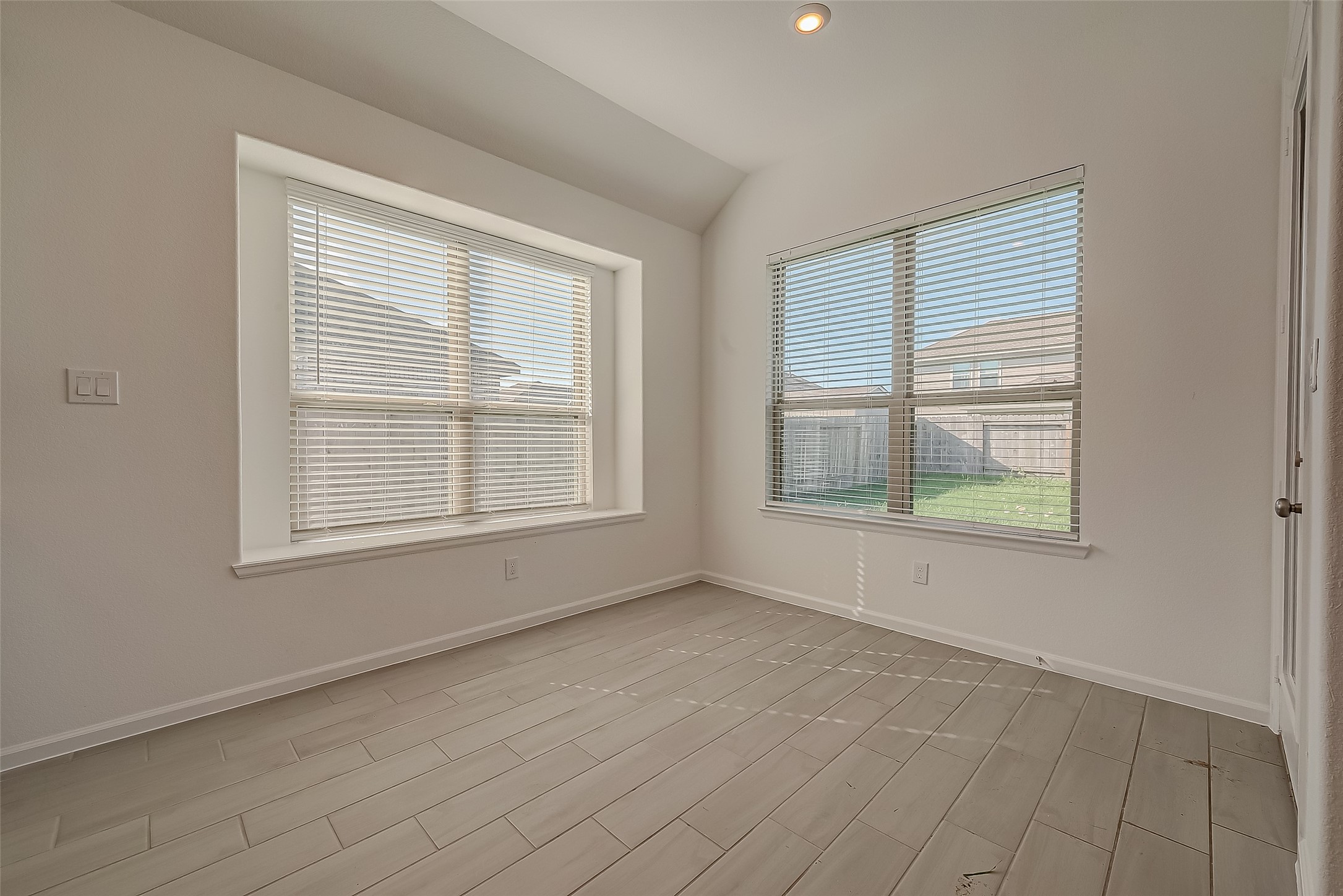 5010 Slate Prt Court Rosenberg, TX 77469 - Photo 12 of 39 a view of an empty room with a window