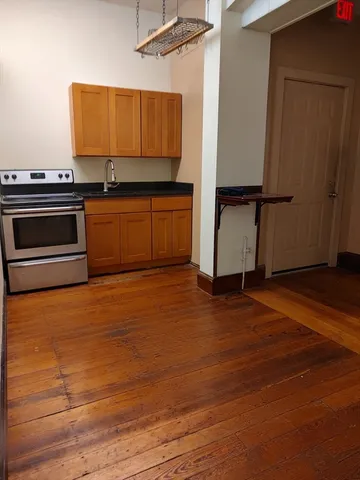 $1,700 | 3 Elm Street, Unit LEFT, Framingham, MA 01701