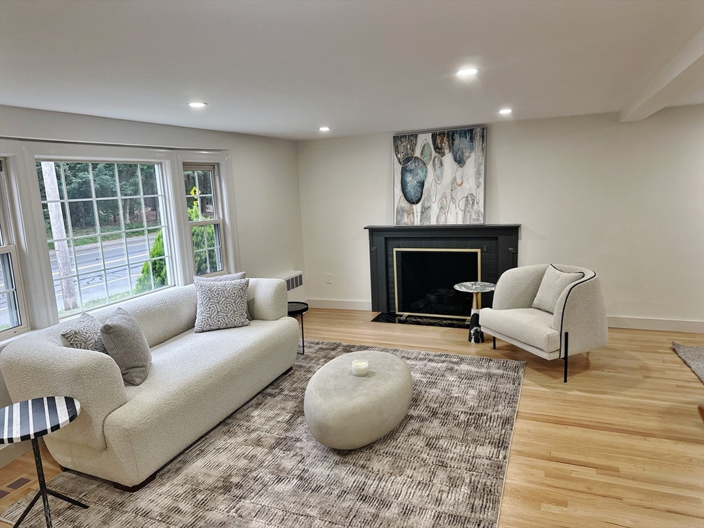 443 Great Plain Avenue Needham, MA 02492 - Photo 3 of 19