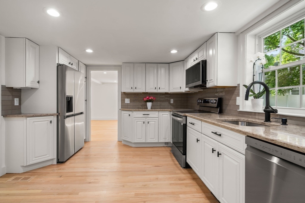 443 Great Plain Avenue Needham, MA 02492 - Photo 5 of 19