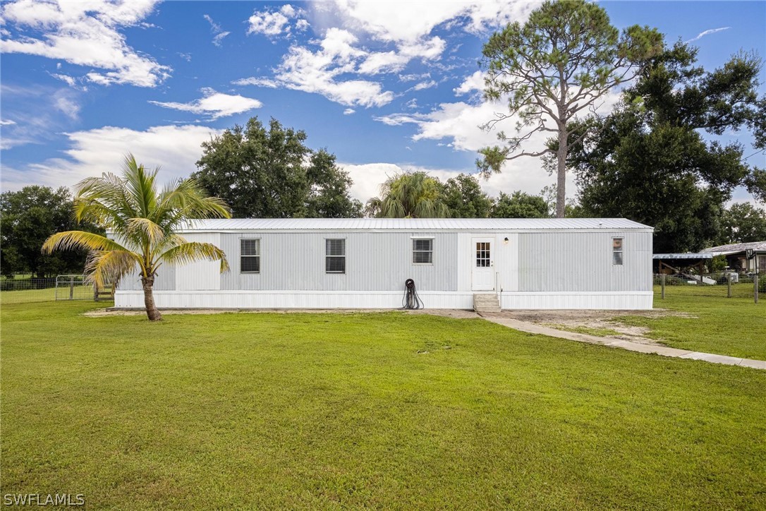 19600 Skipper Road North Fort Myers, FL 33917 - Photo 2 of 36 Gallery Image 2