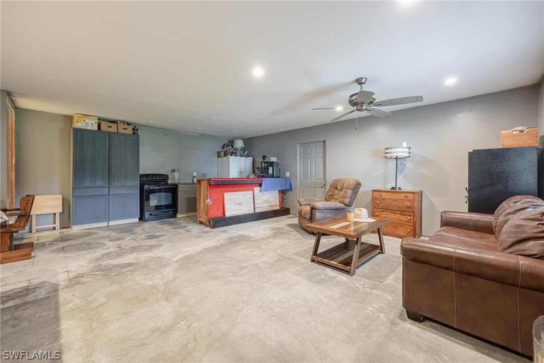 19600 Skipper Road North Fort Myers, FL 33917 - Photo 22 of 36 Gallery Image 22