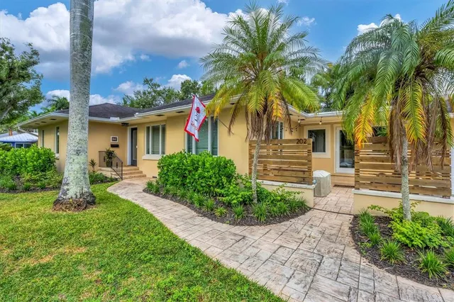 $520,000 | 202 22nd Street West, Bradenton, FL 34205