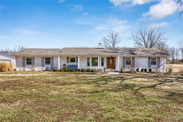 $769,000 | 32 Weldon Spring Heights Drive, Weldon Spring, MO 63304